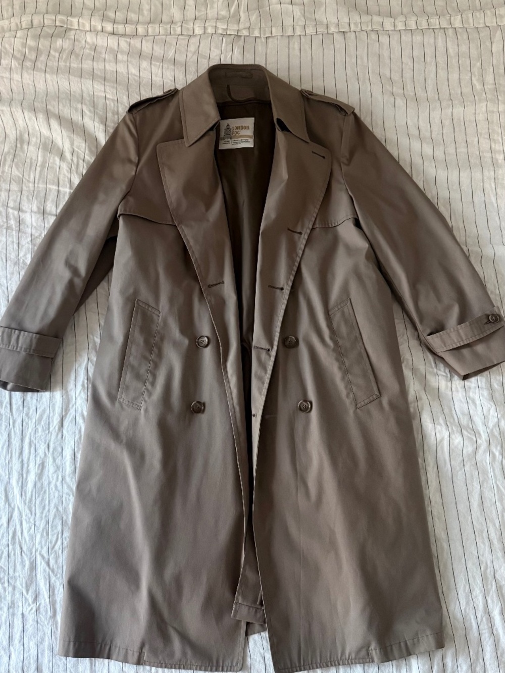 Vintage London Fog Grey Men’s Belted Trench Coat Size 40 with Liner